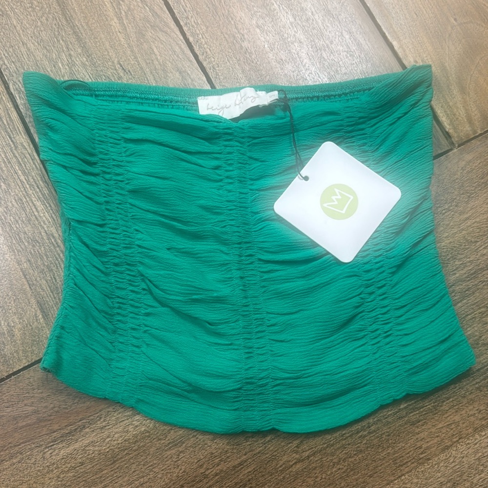NWT Isabella’s Cabinet top in green